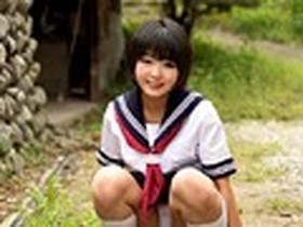 ド田舎の川辺で見つけた日焼けロリィーちゃん さちのうた18才 サンプル動画サムネイル
